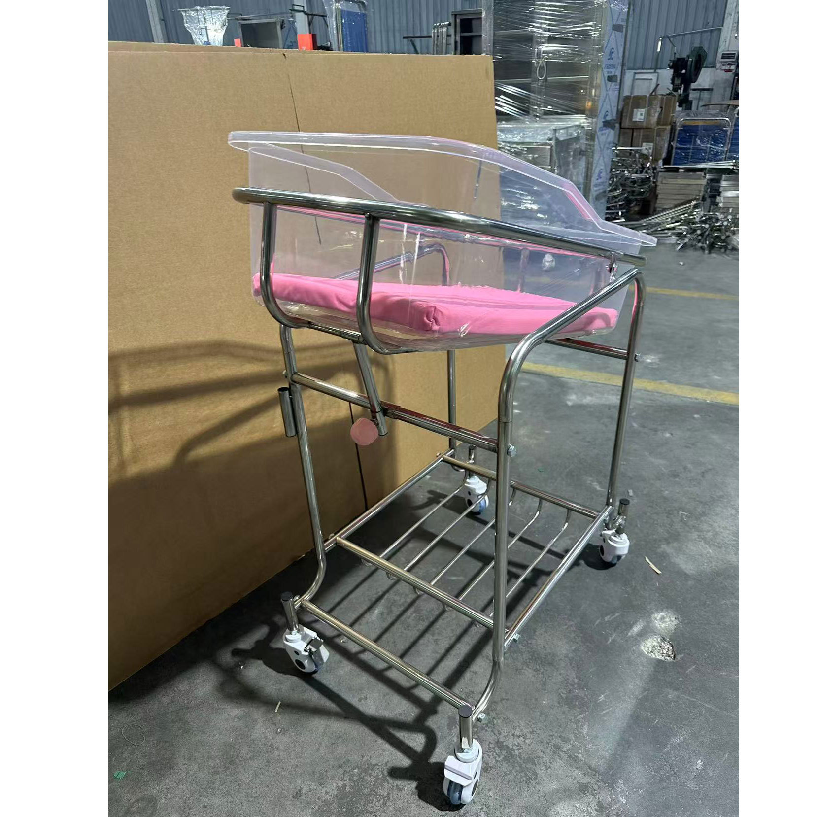 Stainless Steel Baby Bassinet  - Baby Nursery Trolley recension och pris